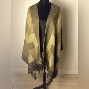 ACCESSORY STREET Women’s Green Acrylic Shawl Wrap Sweater